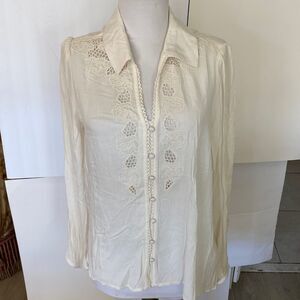 Cream button lace trim embroidered roses elastic bottom sleeve 100 rayon new